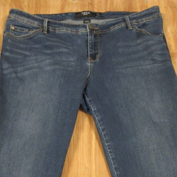 TORRID Denim Comfort Stretch Skinny Jeans Size 20R Mid Rise Medium Blue Wash - Picture 4 of 11